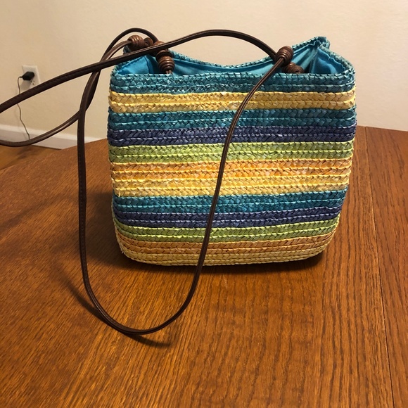 Wheat Straw Striped Summer Bucket Bag with Leather Straps - Picture 2 of 16